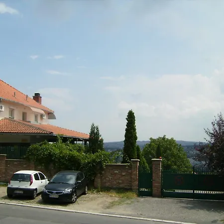 Bed & Breakfast Nevenka 2*